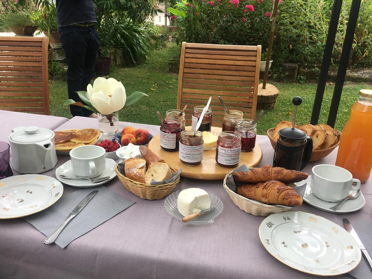 Domaine De Puytirel Bed and Breakfast Champagne-et-Fontaine Εξωτερικό φωτογραφία